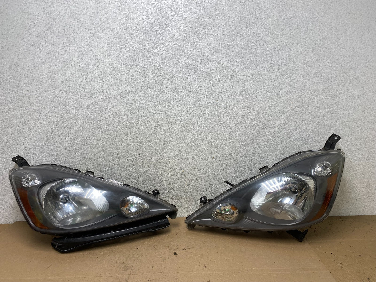 2009 to 2013 Honda Fit Left+Right Side Headlights Halogen AF5032 DW0
