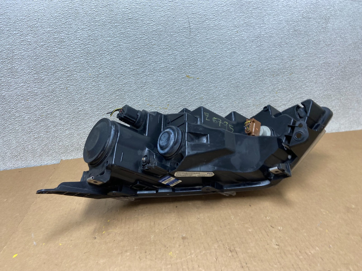 2010 2011 2012 Ford Fusion Right Passenger RH Headlight Halogen TYC Z6795 DW4