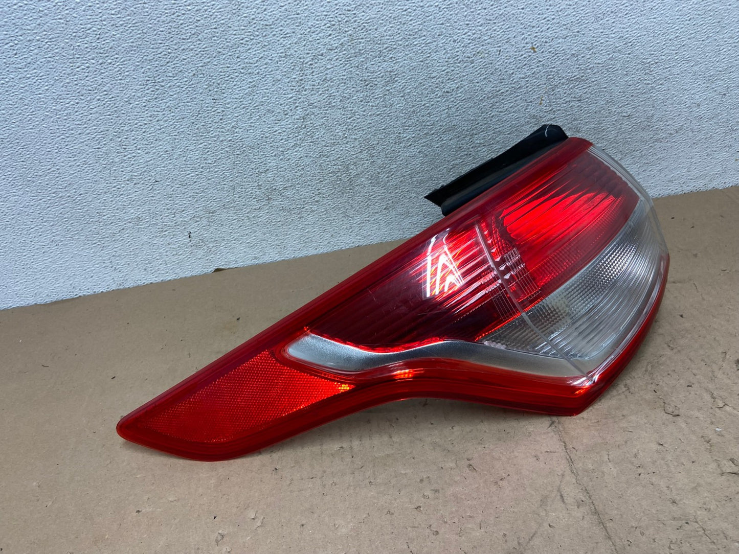 2013 to 2016 Ford Escape Left Driver LH Side Tail Light AG5489 LK2