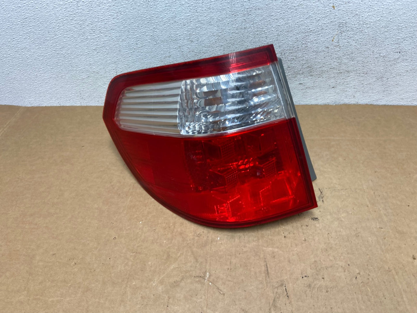 2005 2006 2007 Honda Odyssey Left Driver LH Side Tail Light AD6154 LK0