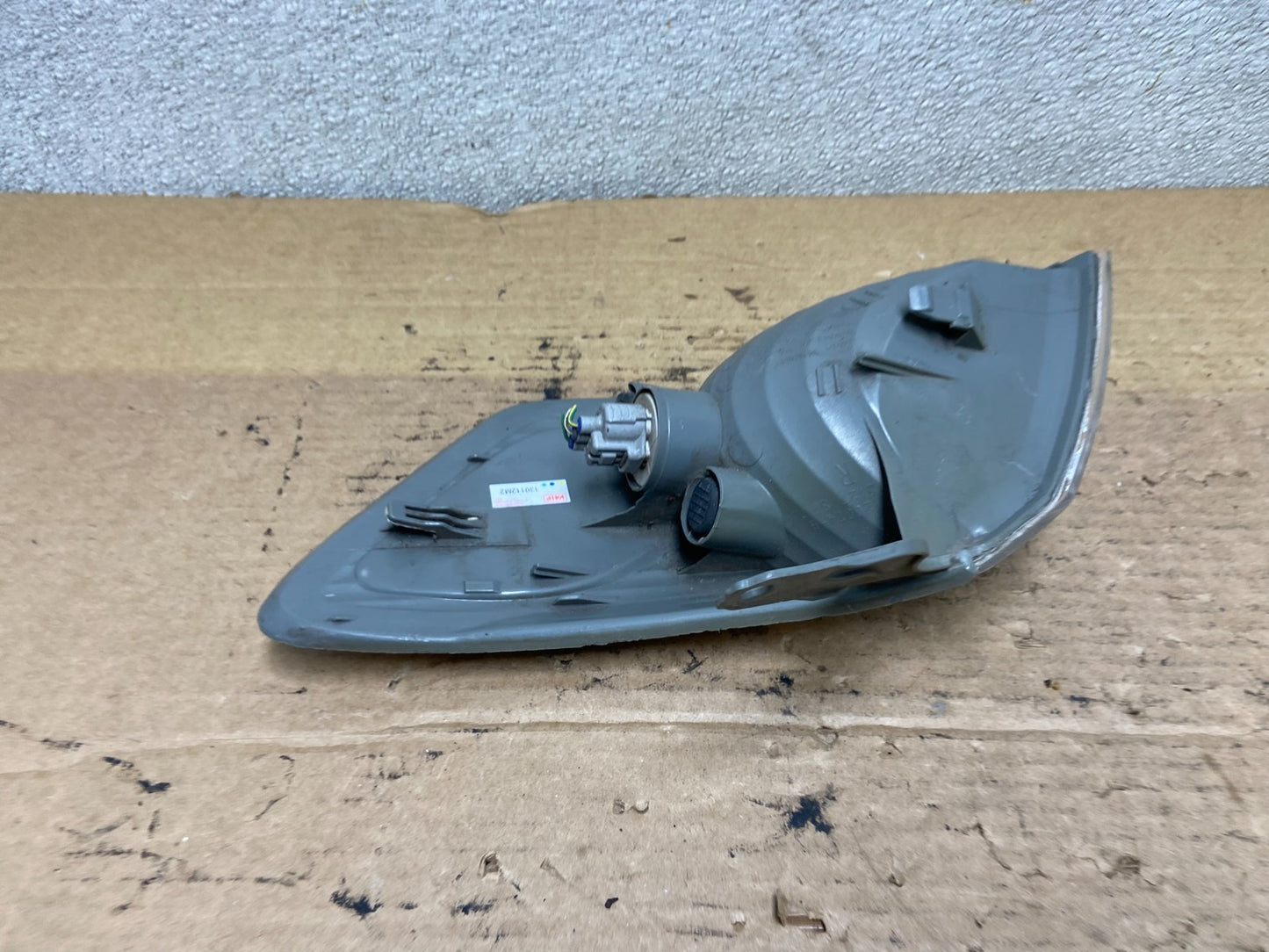 2000 - 2001 Toyota Camry Front Right Passenger RH Turn Signal AB3390 DW4