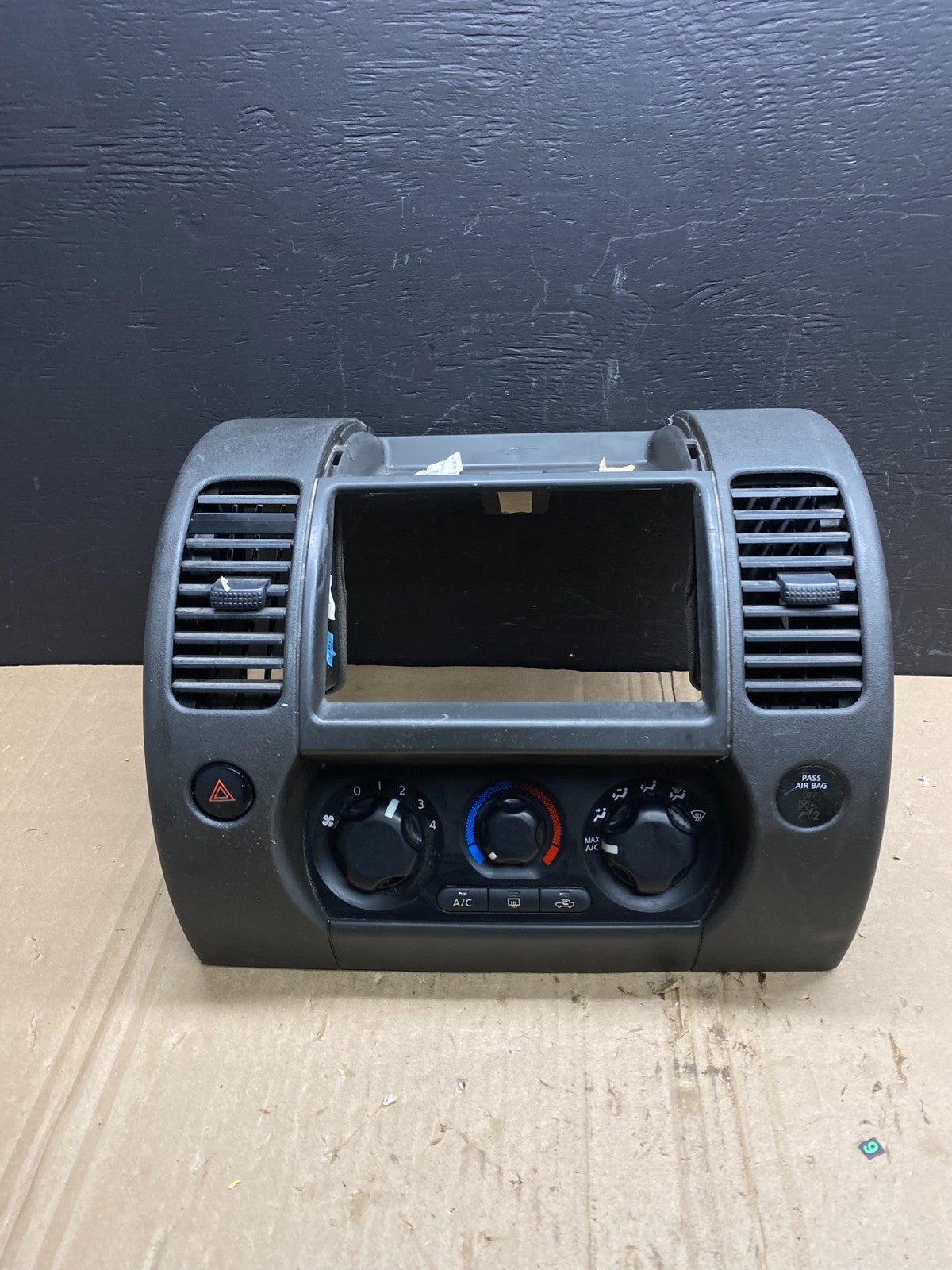 2005-2008 Nissan Xterra Radio A/C Heat Temperature Climate Control OEM ab9050 DG0