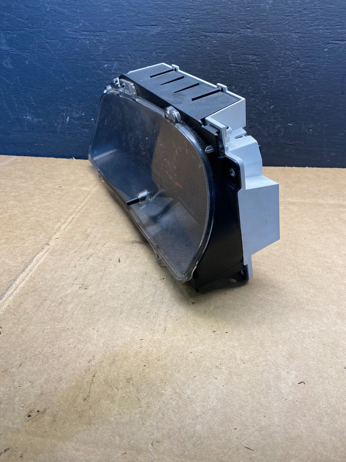 1999 - 2001 Ford F150 F-150 Speedometer Cluster Gauge AD3681 DG2