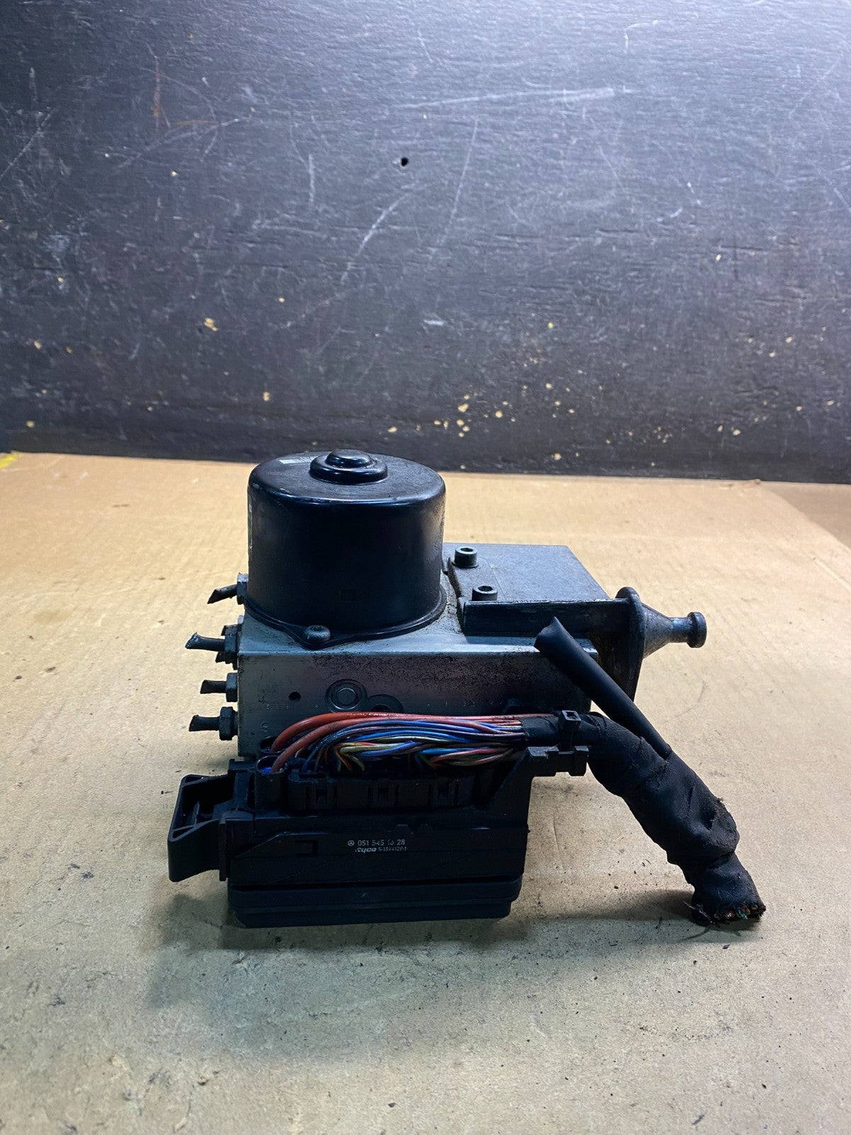 2005 to 2009 Mercedes W203 C230 CLK350 ABS Anti Lock Brake Pump Module z2392 DG0