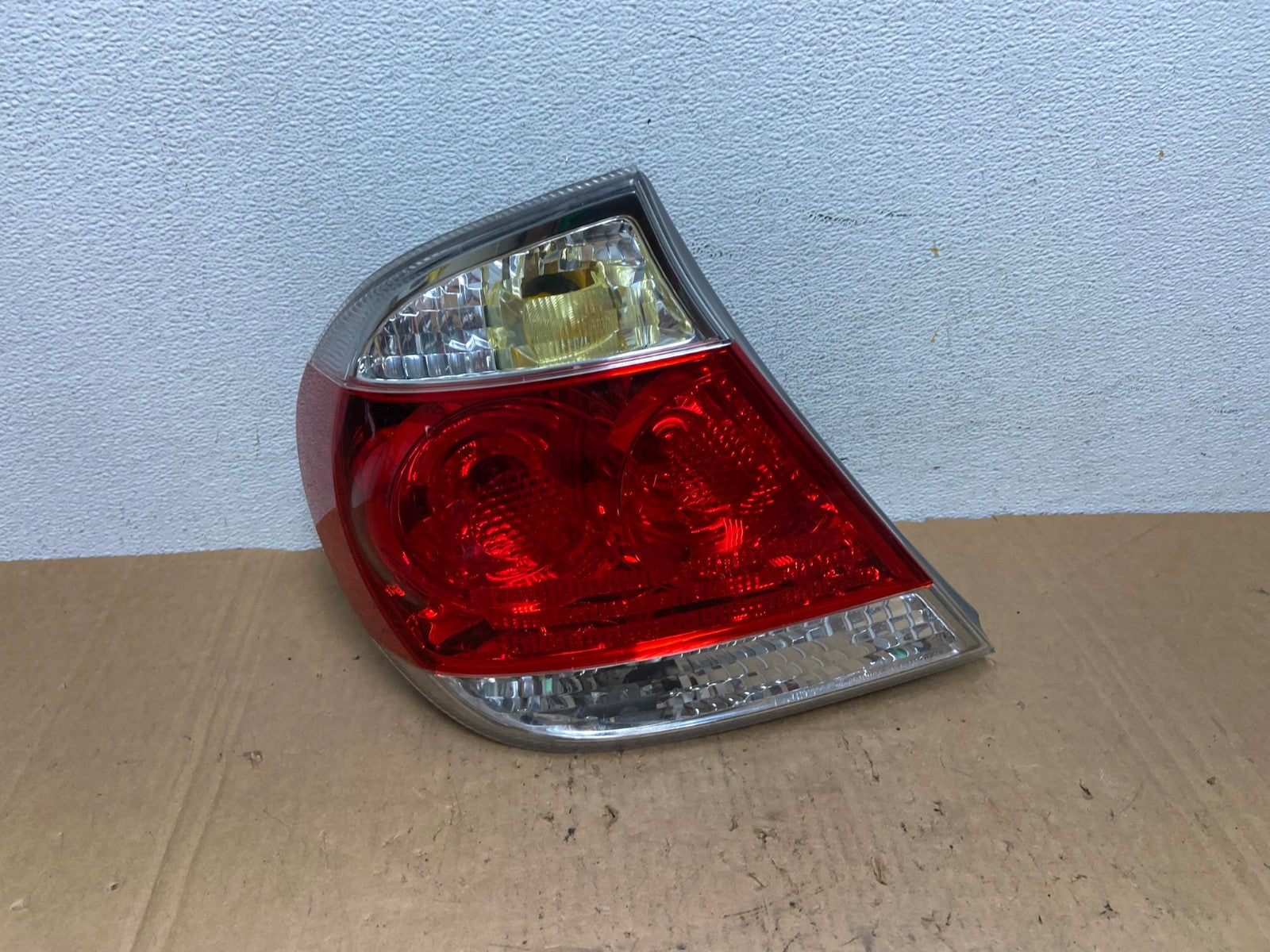 2005 to 2006 Toyota Camry Tail Light Left Driver Lh Side AD3274 LK0