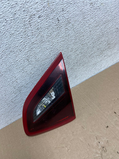 2016 2017 2018 Nissan Altima Right Passenger Side Inner Tail Light AE9668 LK2