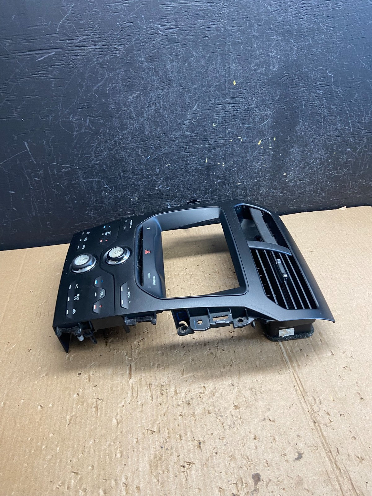 2011 to 2014 Ford Explorer Radio Climate Control Trim Bezel Panel ae4178 DG2