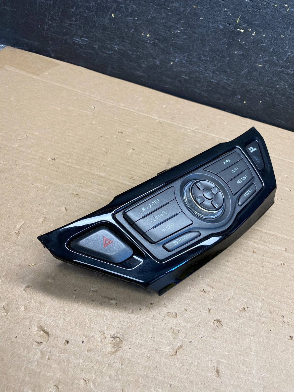 2013 to 2018 Nissan Pathfinder Radio Audio Climate Control AG5241 DG2