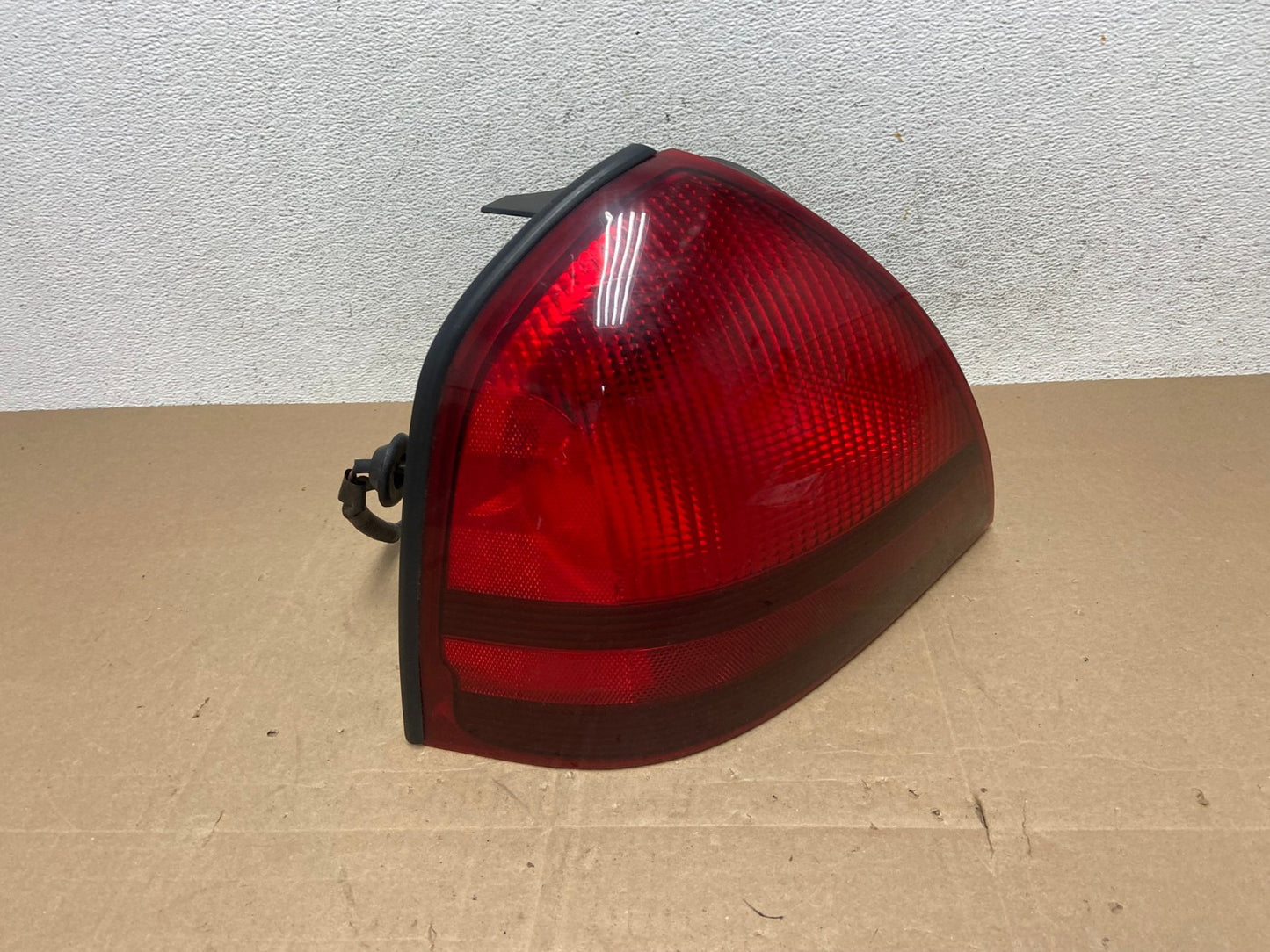 2003-2011 Mercury Grand Marquis Left Driver Lh Side Tail Light AE5038 LK2