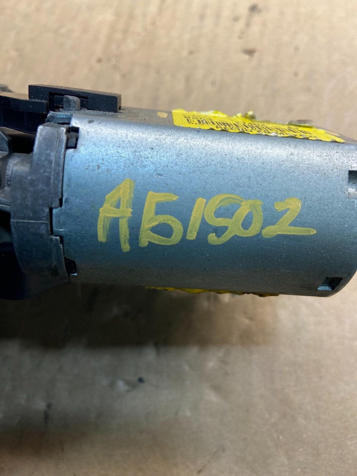 2011 to 2019 Ford Explorer Rear Windshield Wiper Motor AG1502 DW6