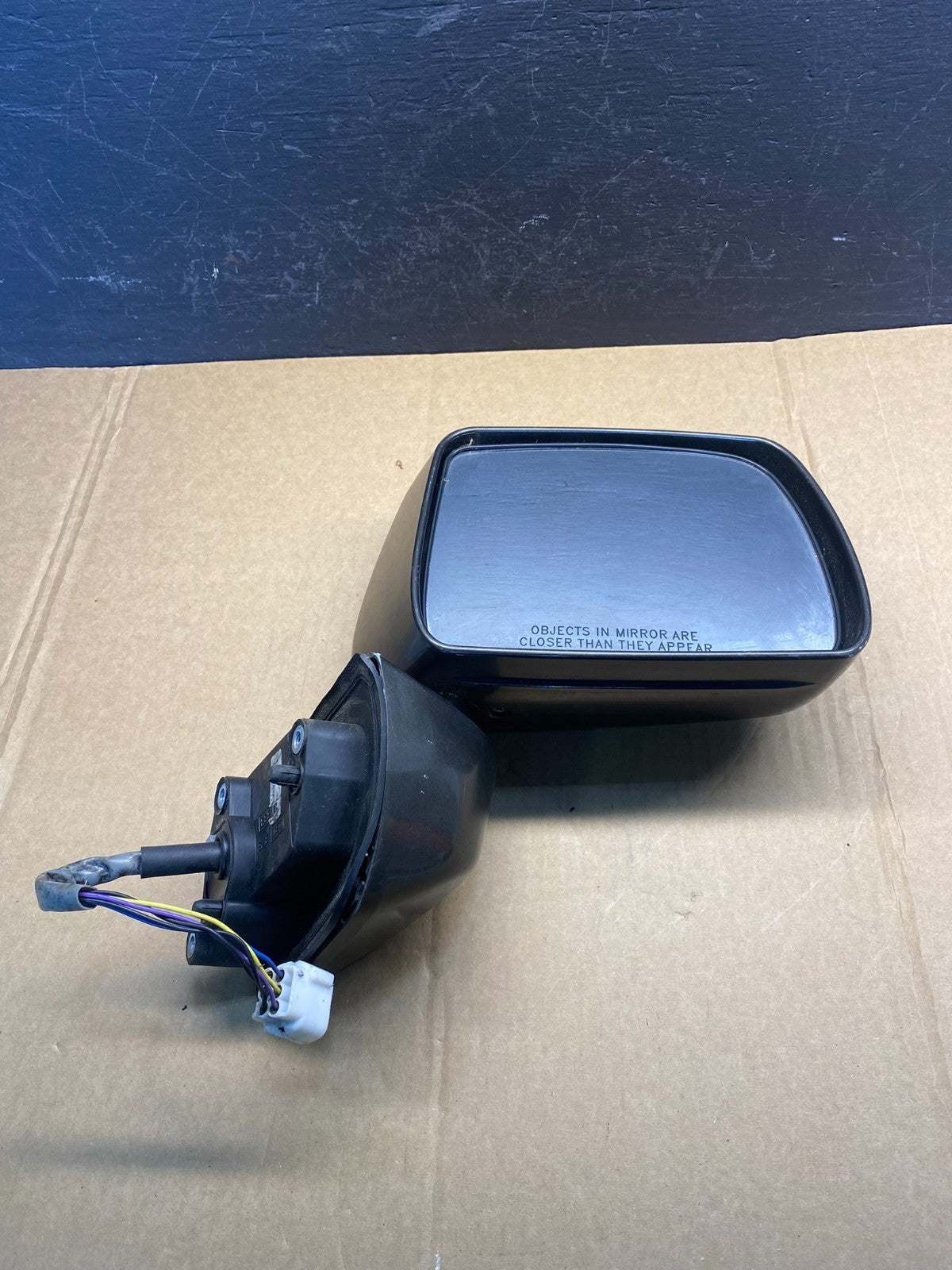 2004 - 2011 Mitsubishi Endeavor Right Passenger RH Door View Mirror AC7134 DG8