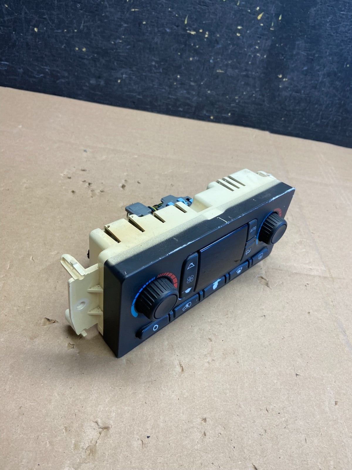2003 to 2006 Chevrolet Silverado HVAC Heater Climate Control Module ai3204 DG2