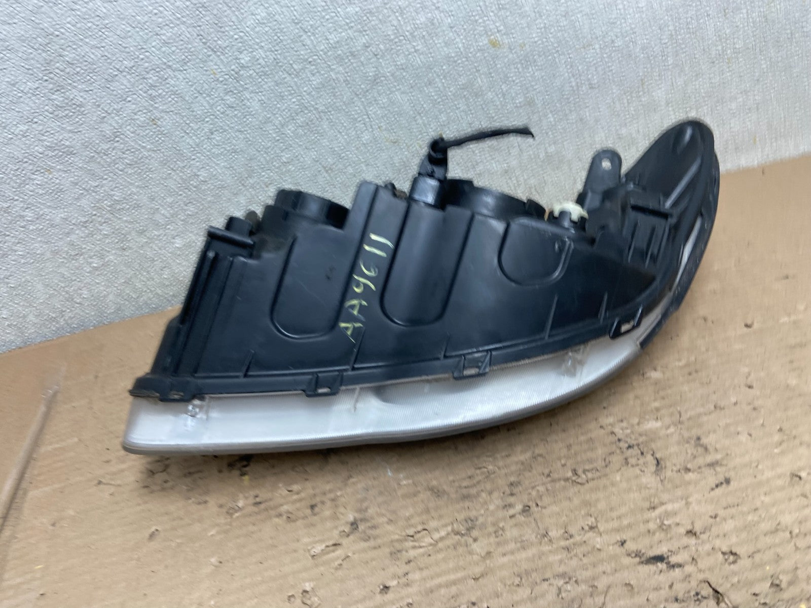 2007 2008 2009 2010 Hyundai Elantra Right Passenger Side Headlight OEM AA9611 DW7