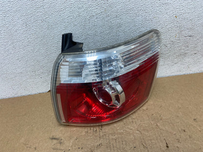 2007 to 2012 GMC Acadia Halogen Tail Light Right Passenger RH Side AF8067 DW0