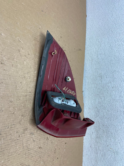 2004 to 2005 Toyota Sienna Left Driver LH Side Tail Light AD8779 LK5