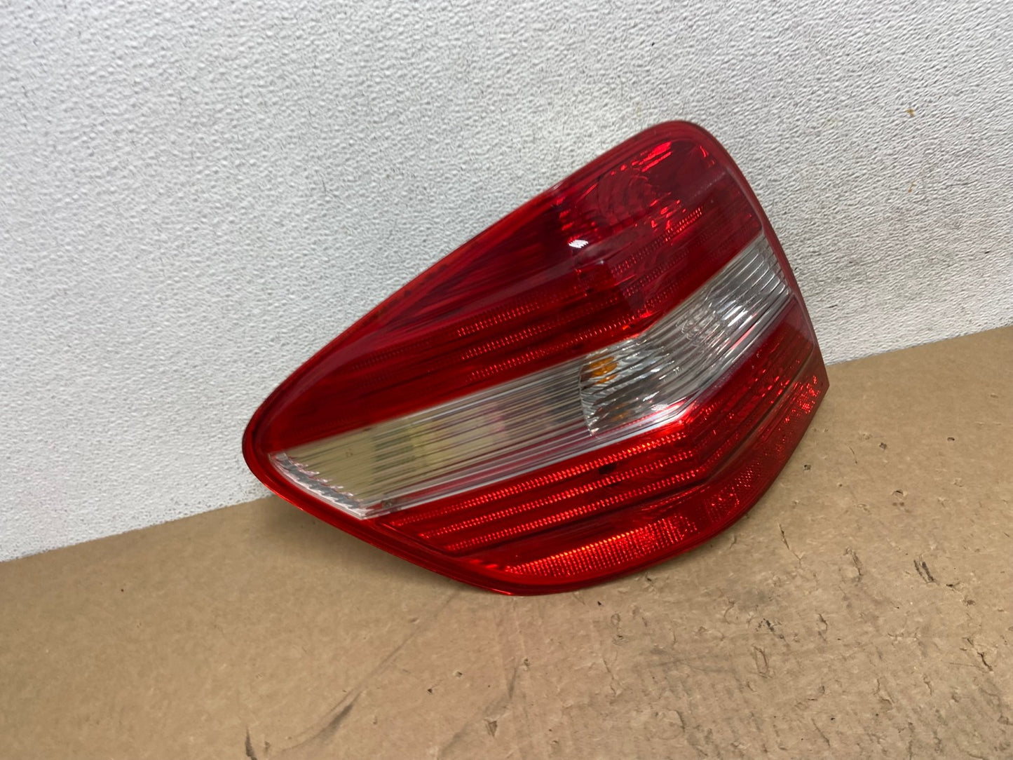 2006 - 2008 Mercedes ML 350 Ml-Class Left Driver Lh Tail Light AG1274 LK2