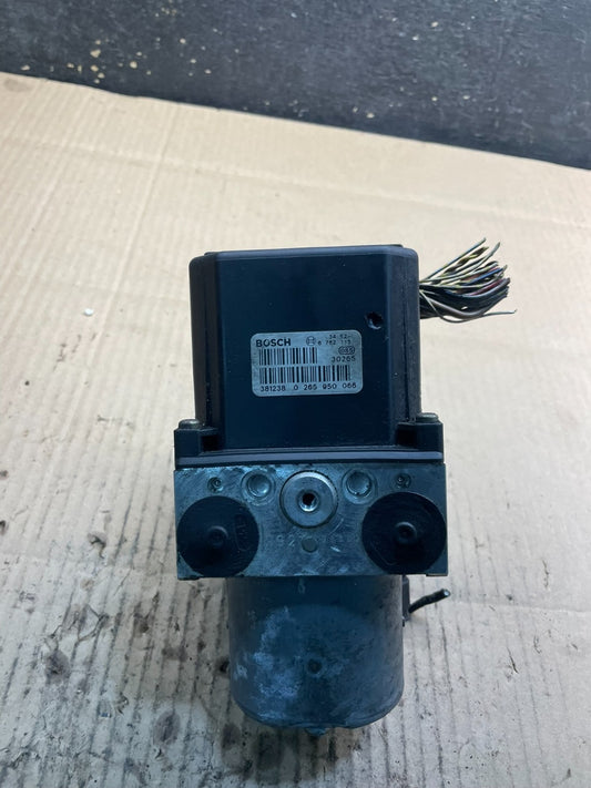 2001 2002 2003 BMW 325i 330i ABS Anti Lock Brake Pump 3451 6762113 x8606 DG0