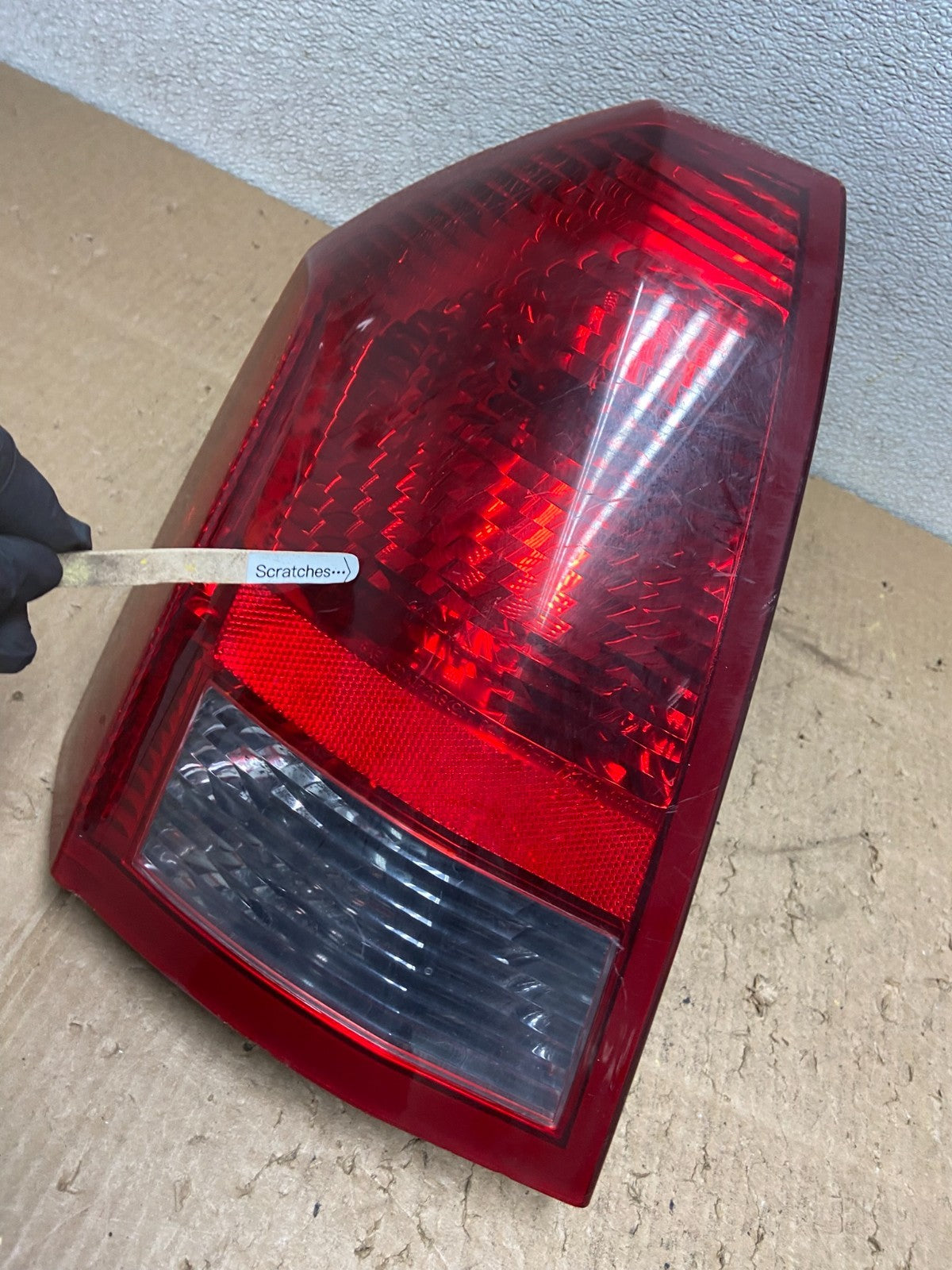 2005 - 2007 Chrysler 300 Left Driver Lh Side Tail Light Z1083 DW3