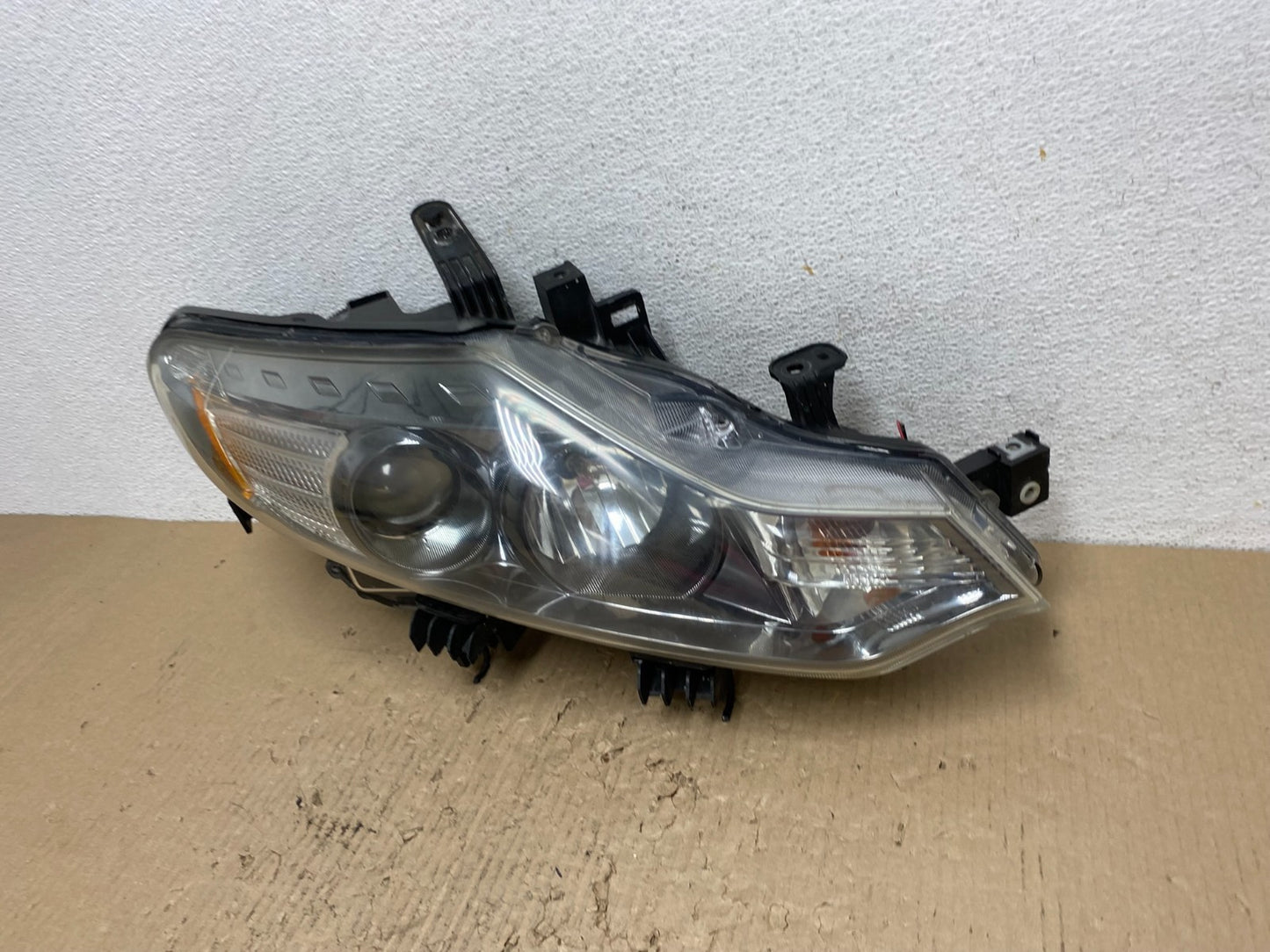 2011 to 2014 Nissan Murano Headlight Right Passenger Rh Halogen AF2926 DW1