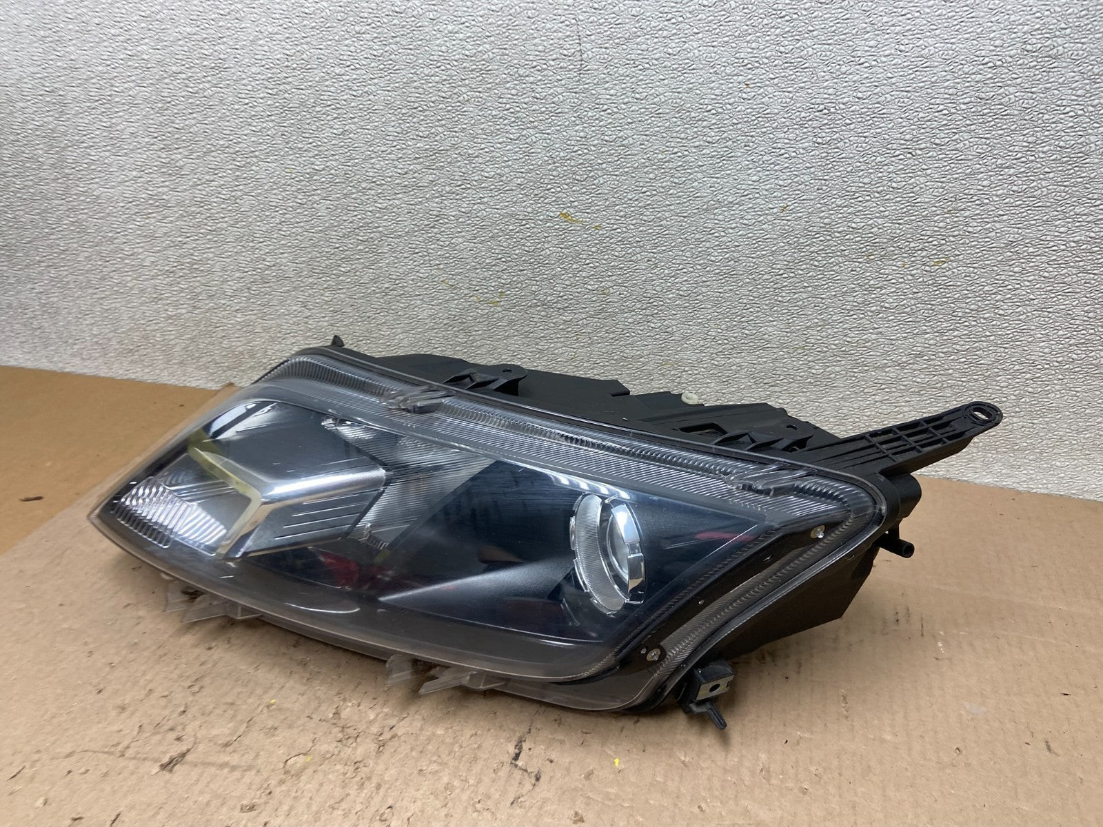 2010 2011 2012 Ford Fusion Left Driver LH Side Headlight Halogen Z6295 DW1