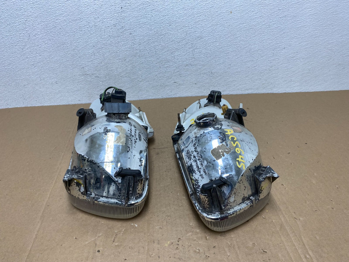 2002-2005 Mercury Mountaineer Left+Right Side Turn Signal Headlights AC5645 DG9