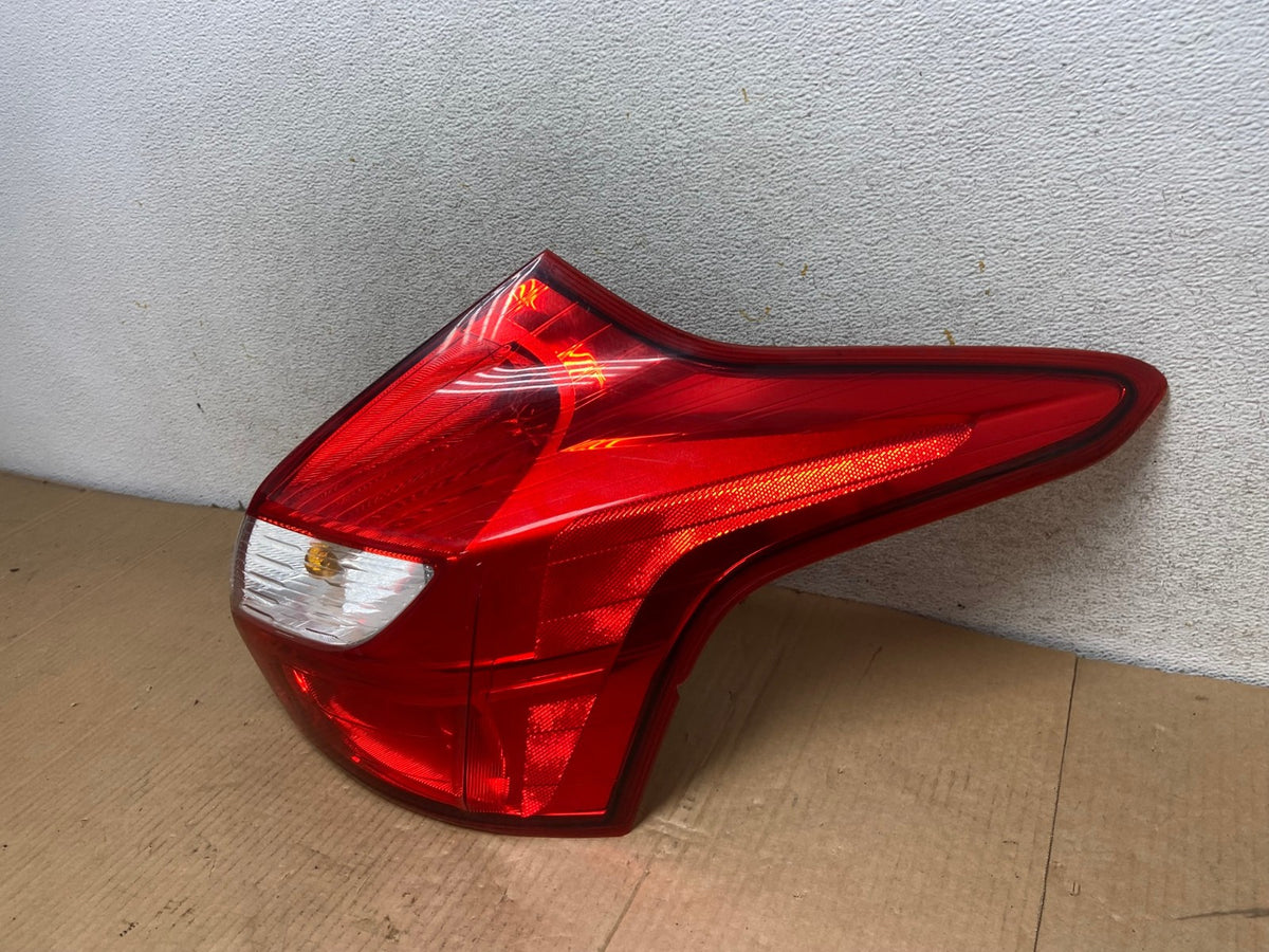 2012-2014 Ford Focus Hatchback Right Passenger Side Rh Tail LIght AI6982 LK1
