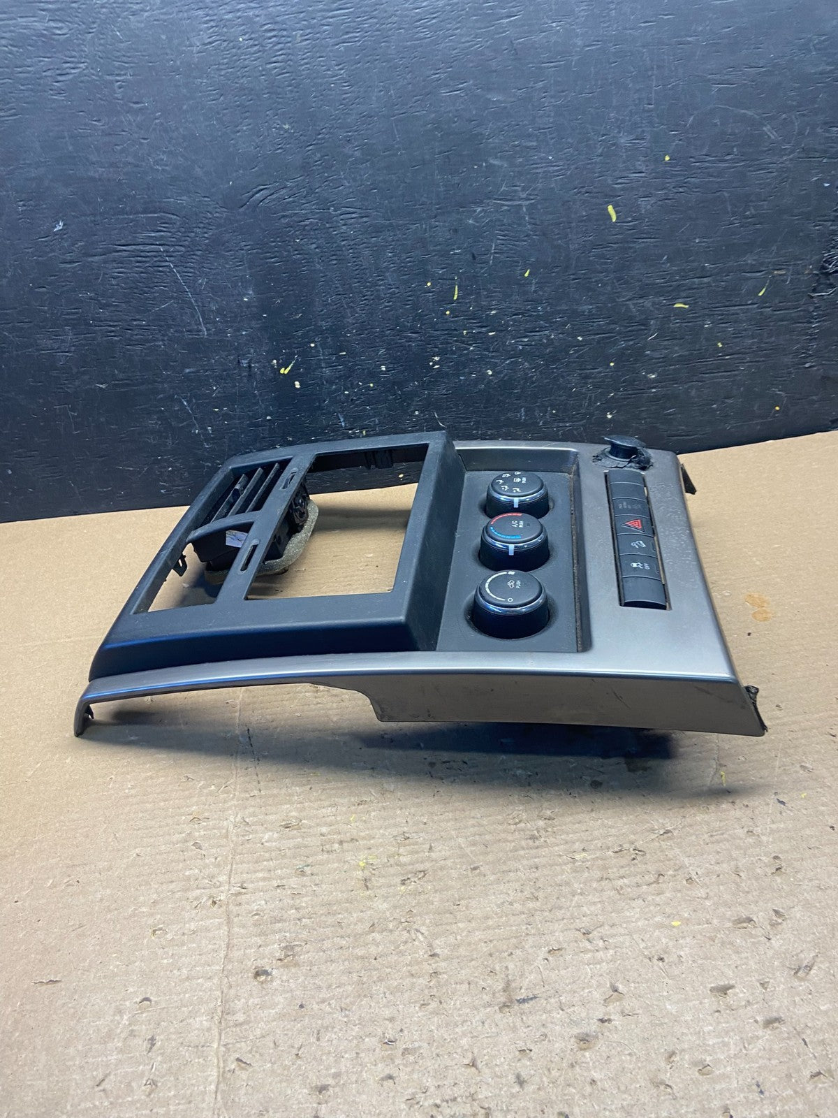 2008 to 2012 Jeep Liberty Dash Climate Temperature Control Radio Bezel Q9763 DG2