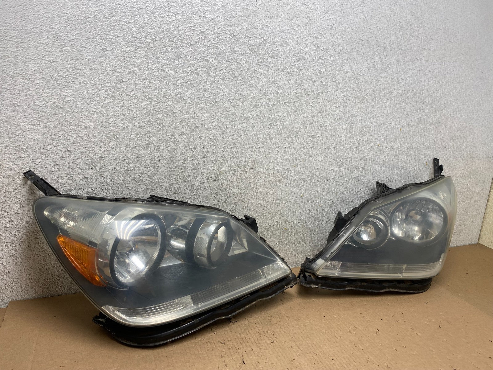 2005 2006 2007 Honda Odyssey Left+Right Set Halogen Headlights P9471 DW2