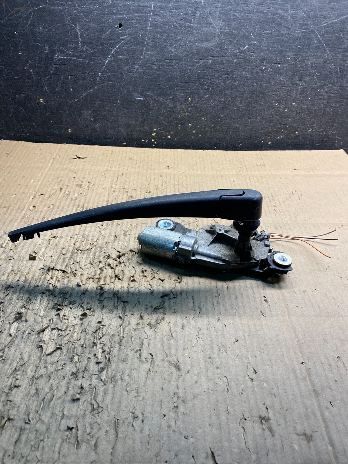 2004 to 2009 Mazda 3 Windshield Rear Wiper Motor y1207 DG3