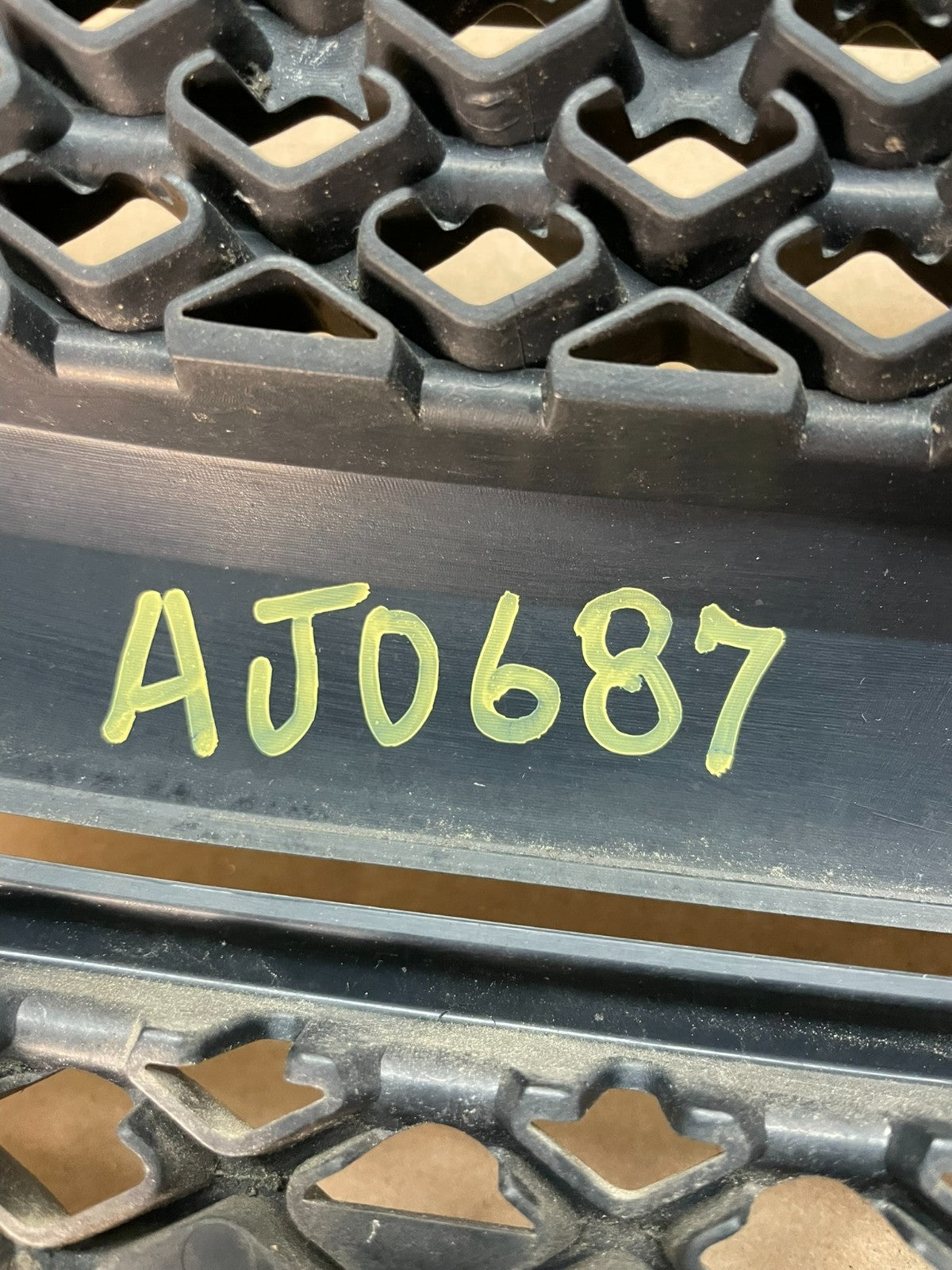 2006 2007 2008 Toyota RAV4 Front Upper Grill Grille W/ Trim AJ0687 DG5