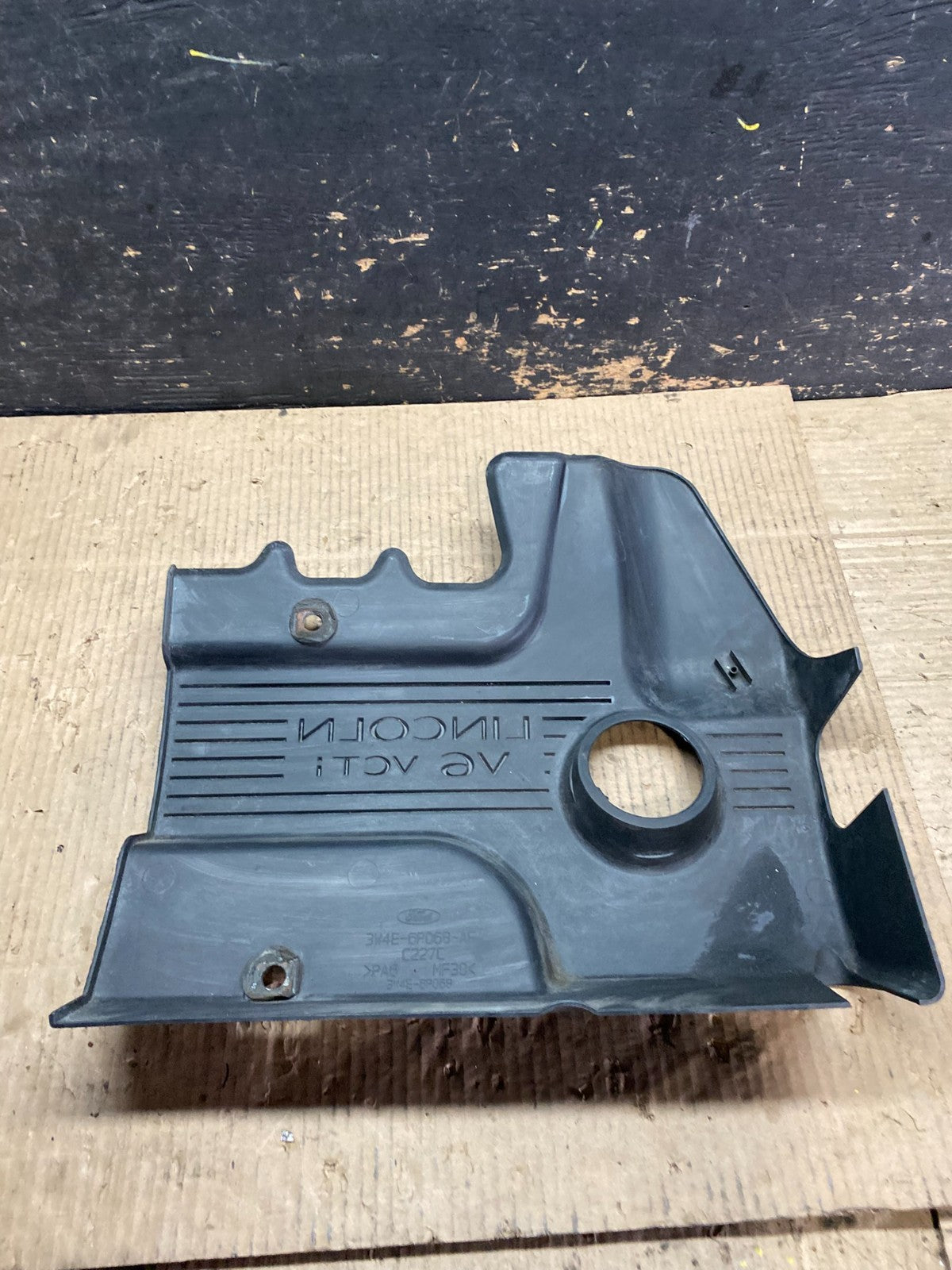2003 to 2005 Lincoln LS 3.0L V6 Engine Motor Cover OEM W6042 DG5
