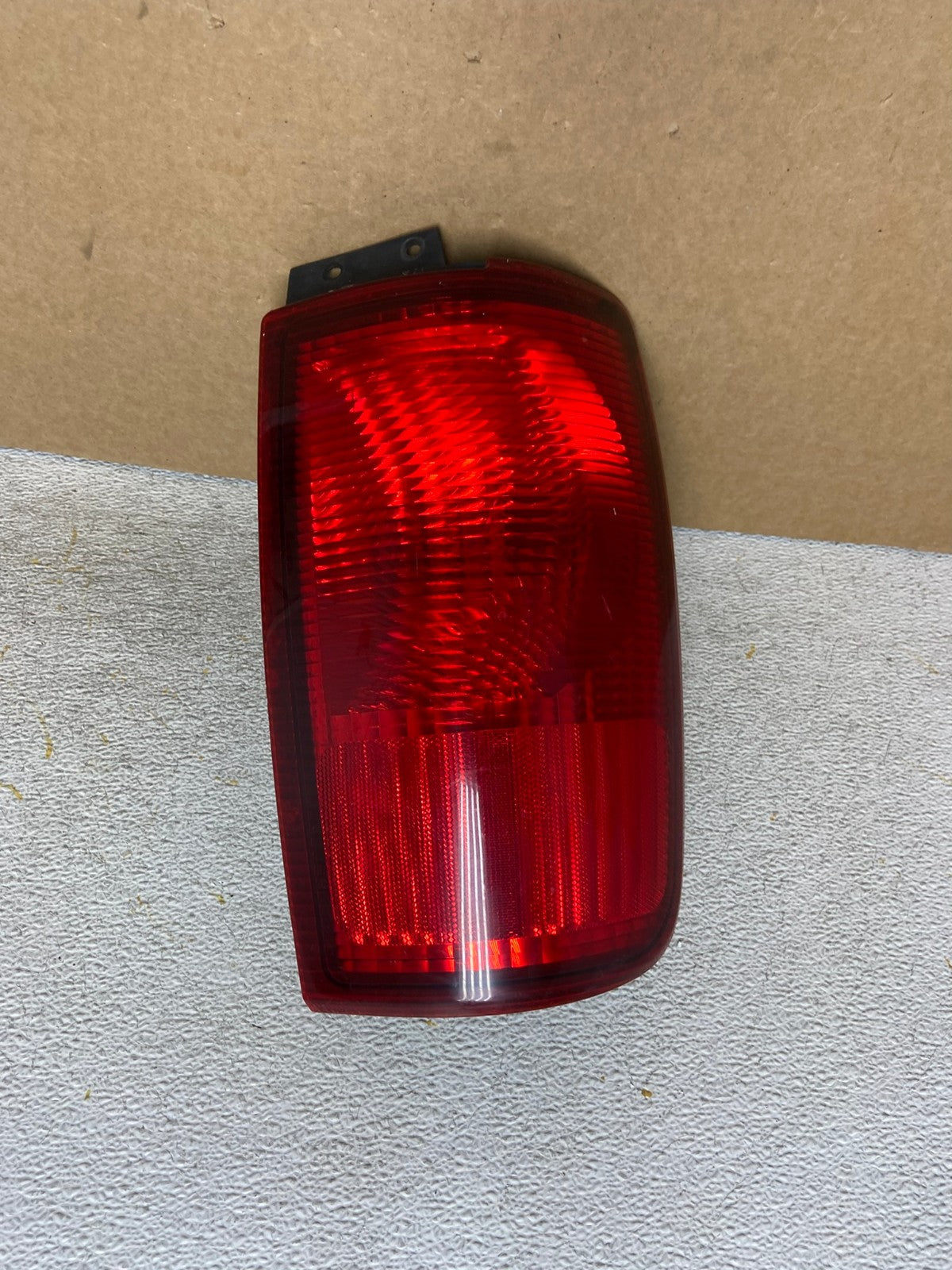 1998 to 2002 Lincoln Navigator Right Passenger RH Side Tail Light AI2594 LK0