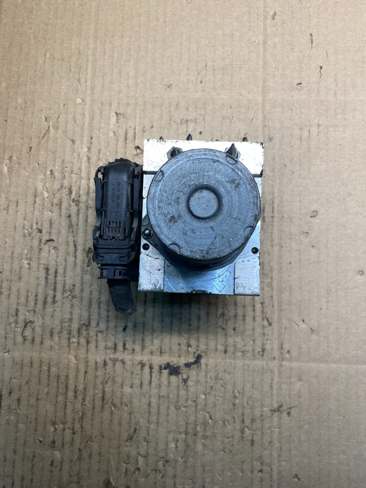 2010 to 2013 Mercedes E350 W212 ABS Anti Lock Brake Pump A2124315512 AB2741 DG5