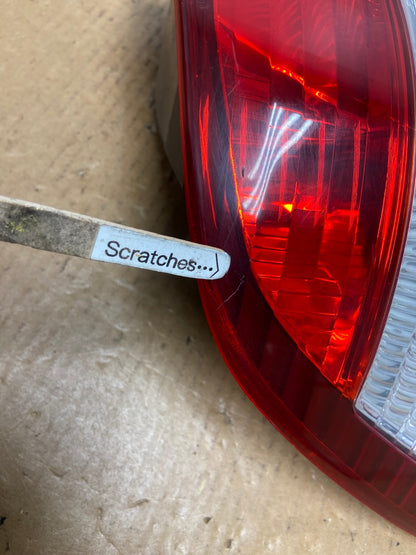 2000 2001 Lexus ES300 Outer Left Driver Lh Side Tail Light AE0346 LK3
