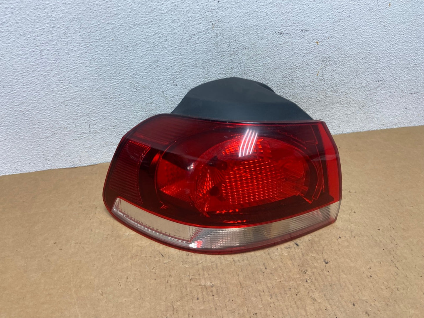 2010 to 2014 Volkswagen Golf & GTI Hatchback Left Side Tail Light AD4728 LK0