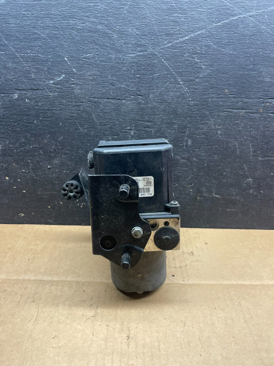 2016 - 2018 Kia Sorento ABS Anti-Lock Brake Pump 6758969 R4315 DG0