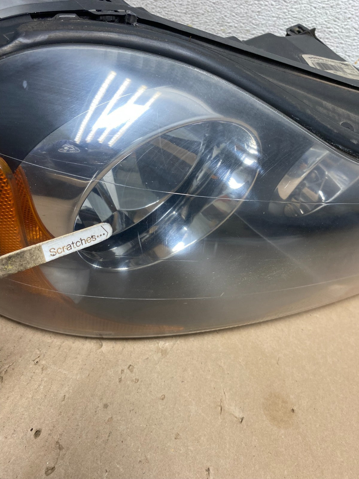 2003 to 2013 Volvo XC90 Right Passenger Rh Side Headlight Halogen AG6686 DW3