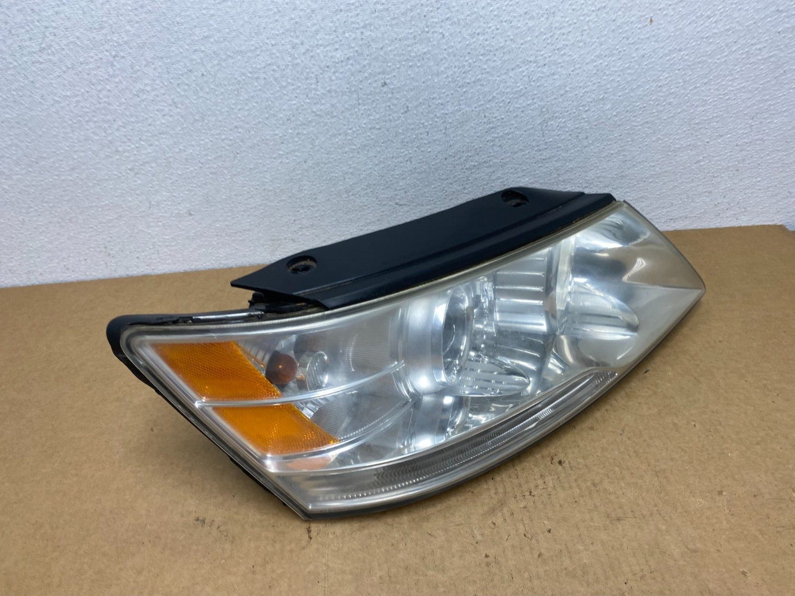 2009 to 2010 Hyundai Sonata Right Passenger RH Side Headlight Halogen AC1782 DW2