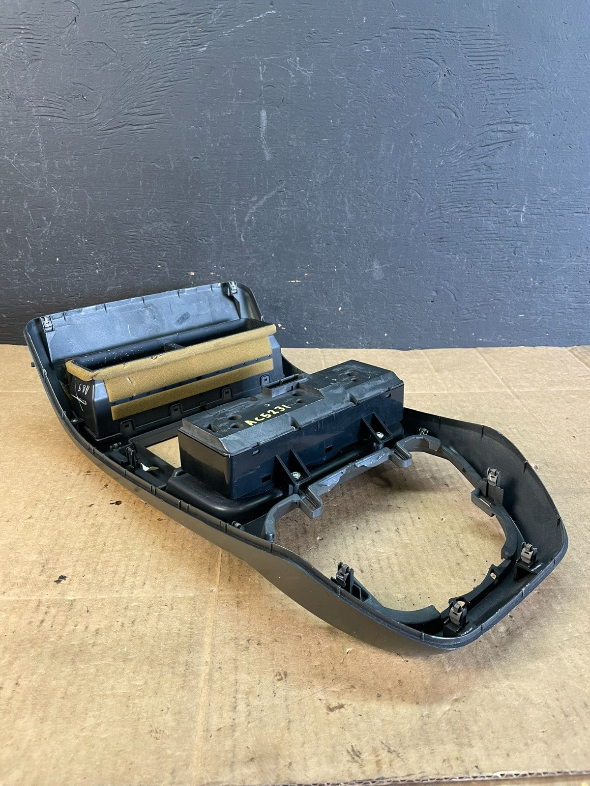 2003 to 2008 Honda Element Radio Climate Control Shifter Bezel ac5231 DG7