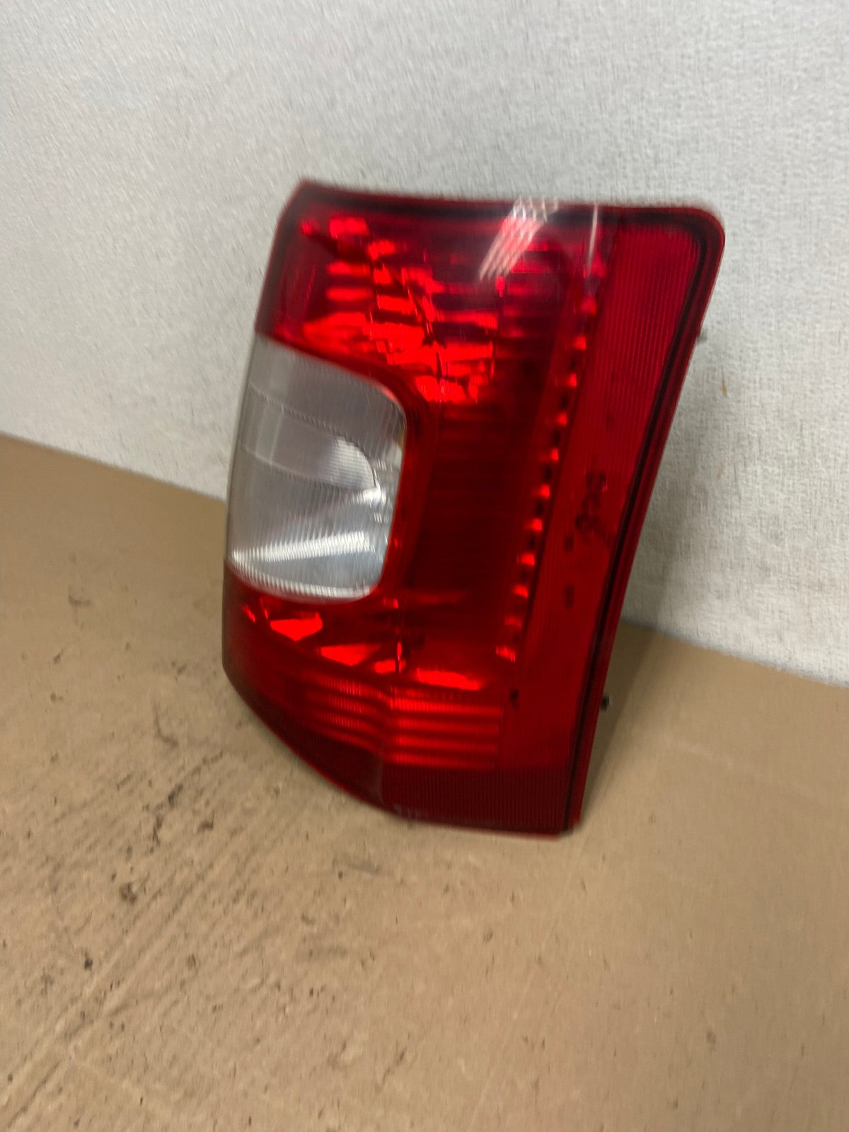 2011-2016 Chrysler Town and Country Right Passenger RH Tail Light AE6451 LK1