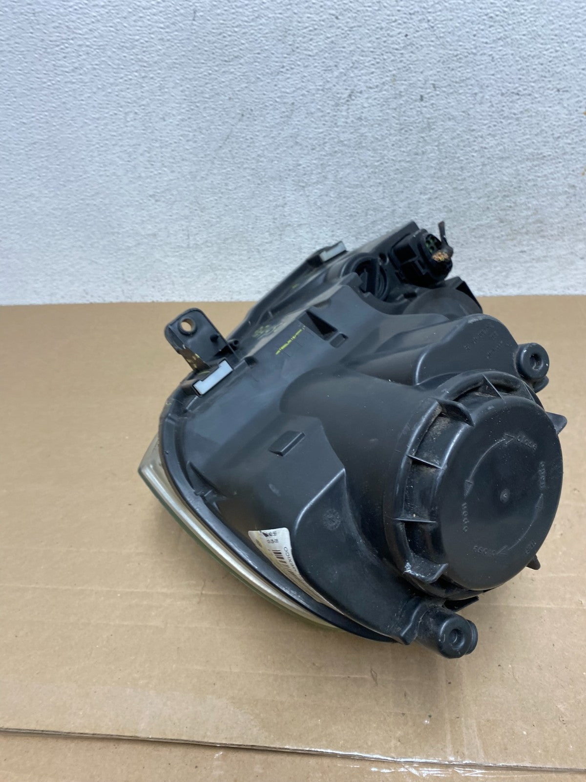 2005 - 2010 Volkswagen Jetta Right Passenger RH Side Headlight Halogen AE4950 DW10