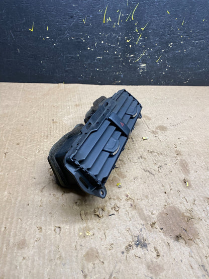 2013 to 2016 Ford Fusion Center Dash Air Vents DS73-19K617-A OEM Z4585 DG1