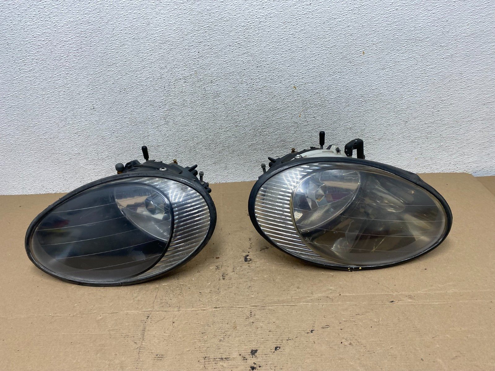 1996 to 1999 Ford Taurus Left+Right Side Headlights AF45190