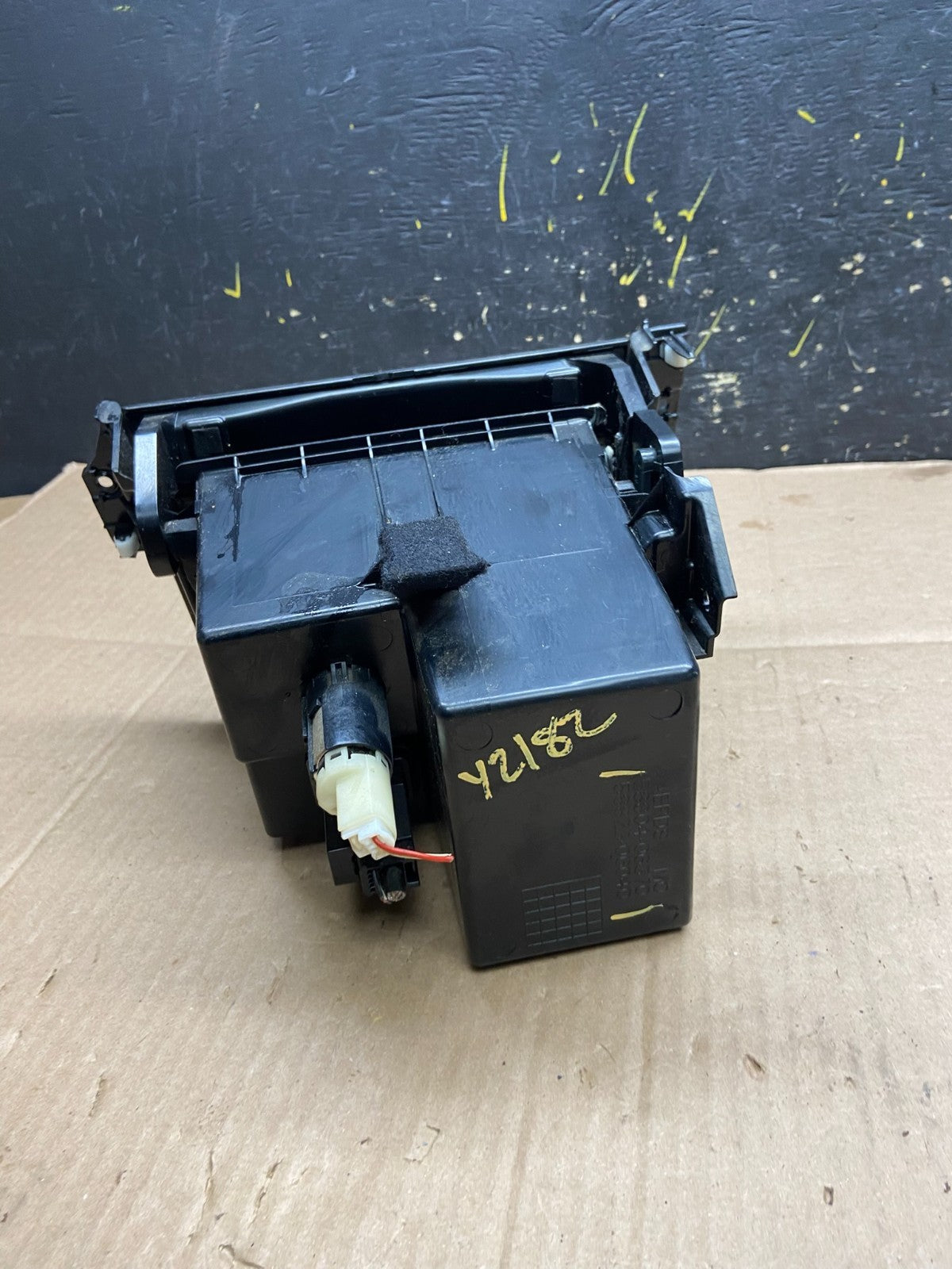 2007 - 2011 Toyota Camry Console Center Storage Dash 58804-06370 Y2182 DG4