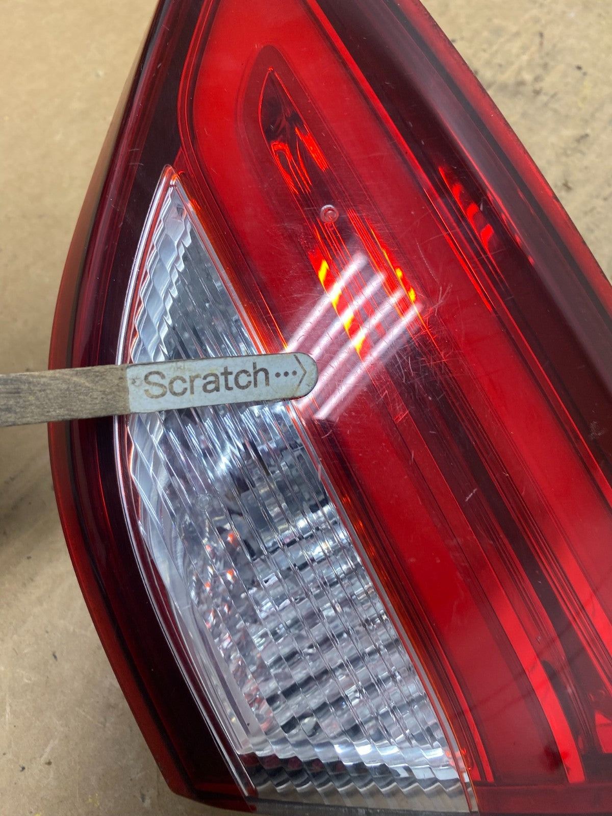 2015 to 2017 Chrysler 200 Sedan Right Passenger  Inner Tail Light Oem Q7875 DW3