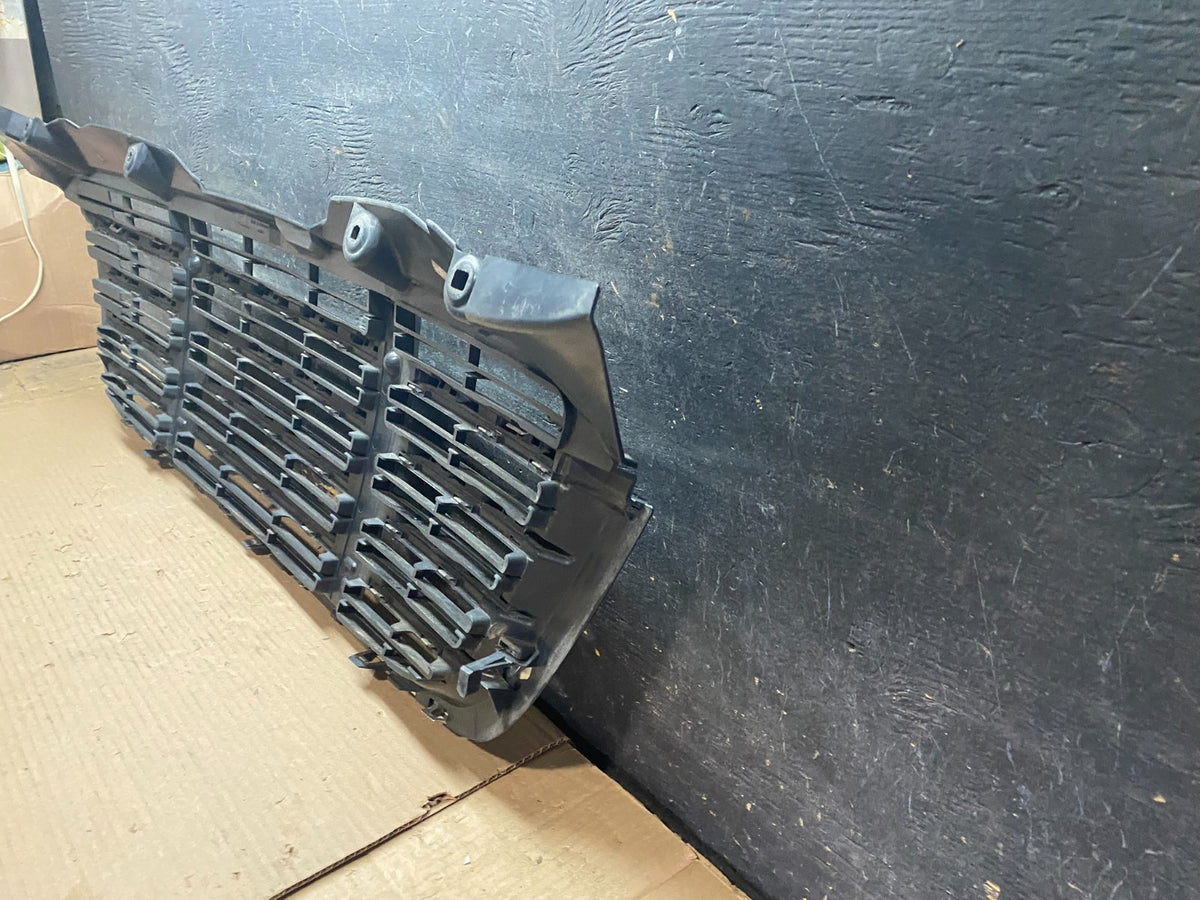 2009 to 2011 Freightliner Sprinter Front Upper Chrome Grill Grille U7903 DG9