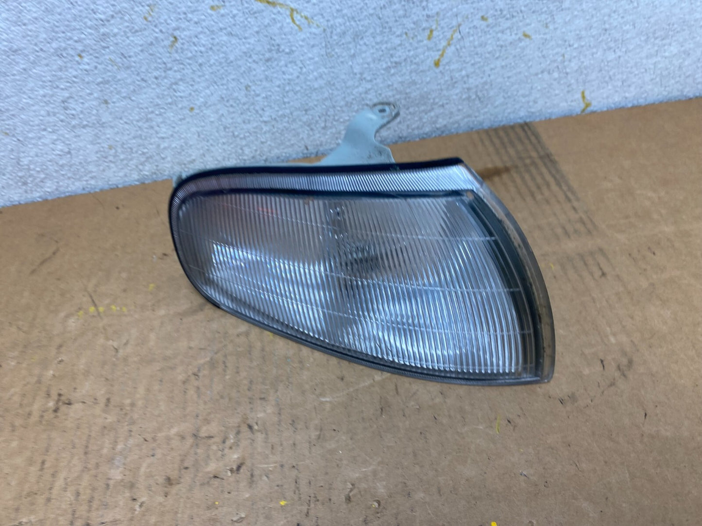 1992 to 1994 Toyota Camry Right Passenger RH Side Turn Signal N6194 DW2
