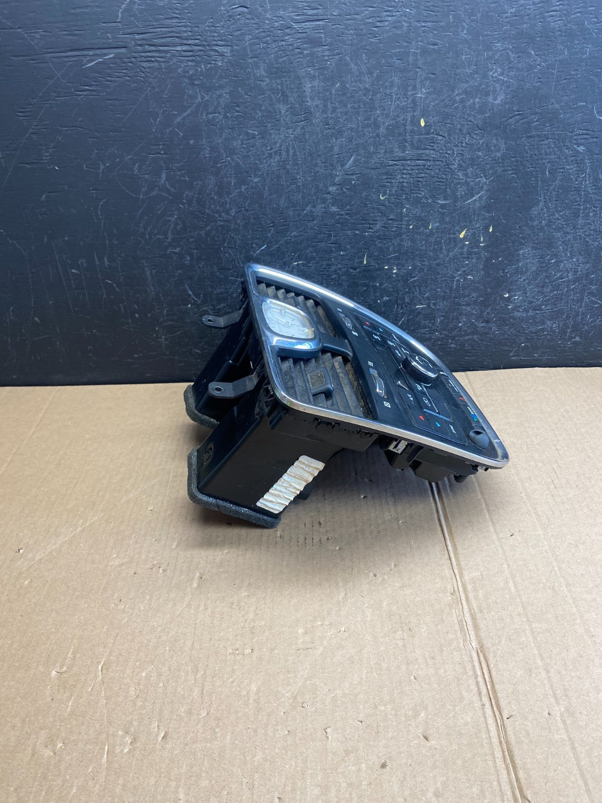 2011-2016 Chrysler Town Country Climate Control Panel Center Dash Trim AE4397 DG1