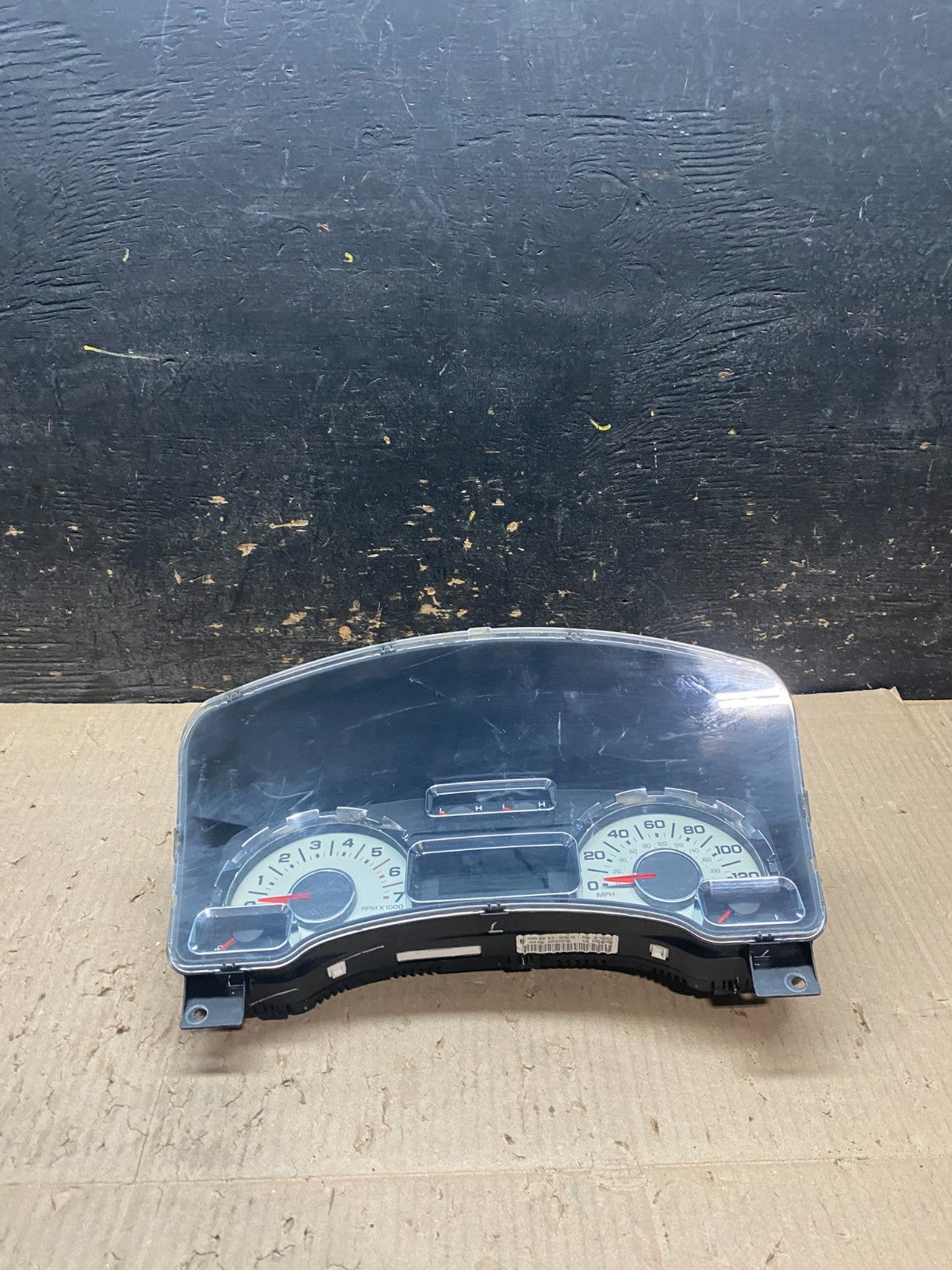 2007 Ford  Expedition Speedometer Cluster Gauge X8083 DG1