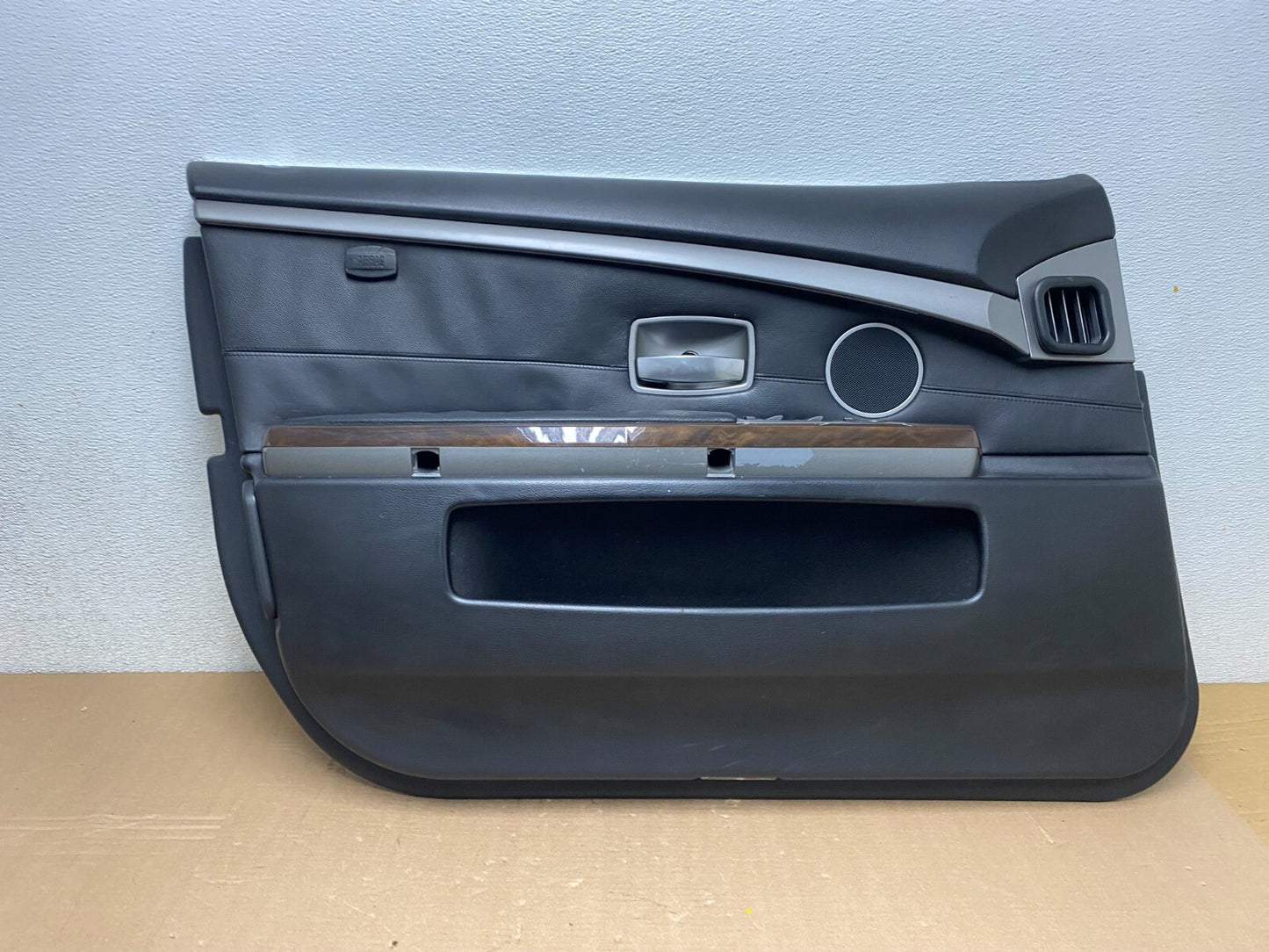 2006 to 2008 BMW 750i Front Left Driver Side Door Trim Panel n7626 DG0